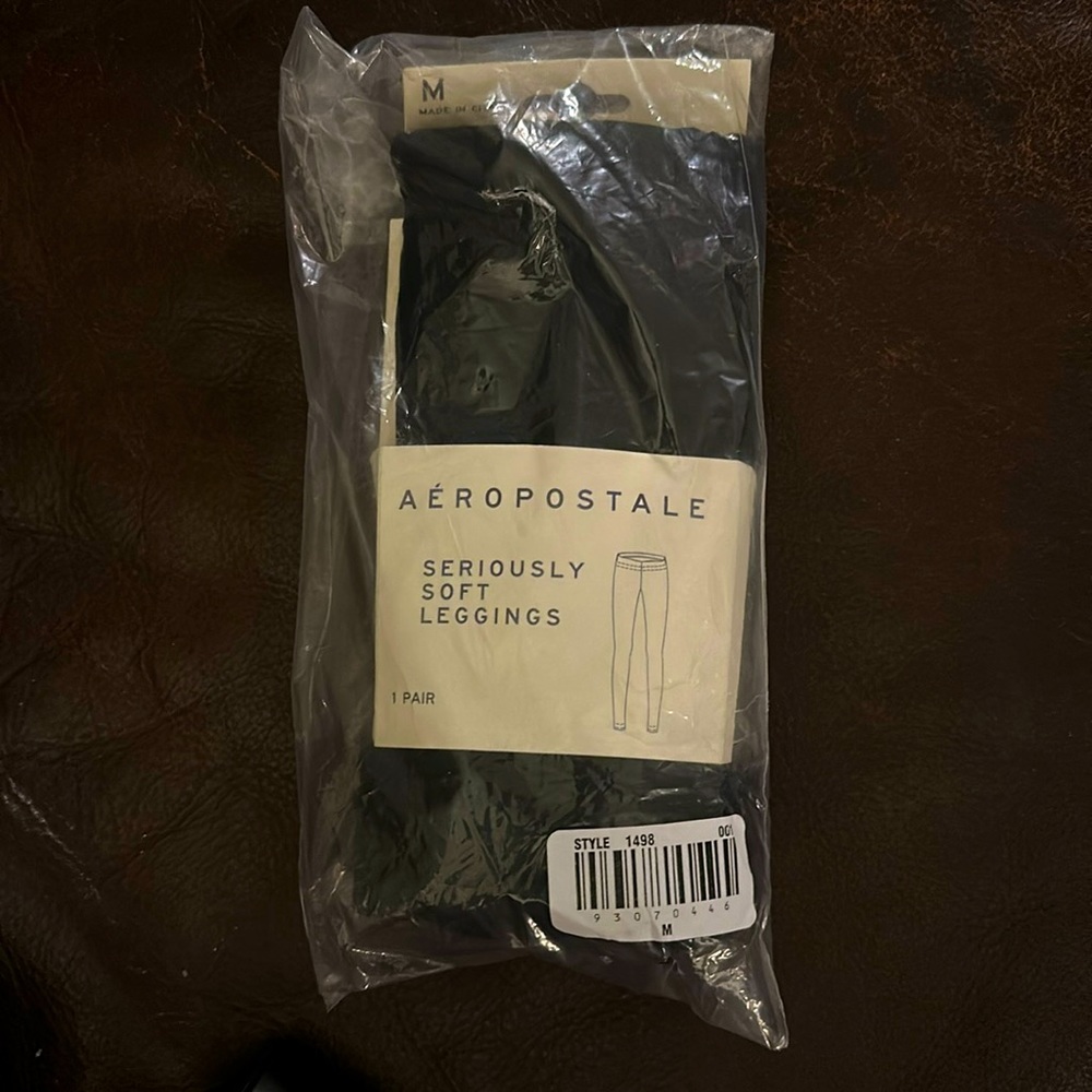 Aeropostale black leggings   Size medium.